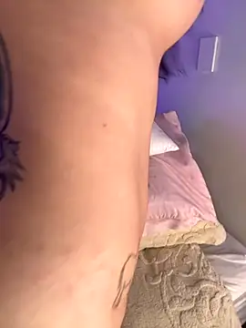 Mae Henao9 online show from October 2025 08:47:02 AM