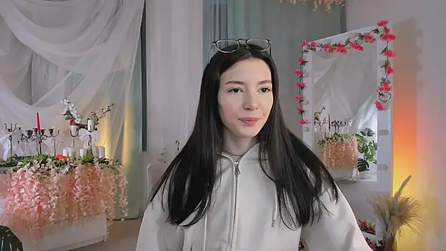 Julietta Romanis online show from February 2025 09:09:01 PM