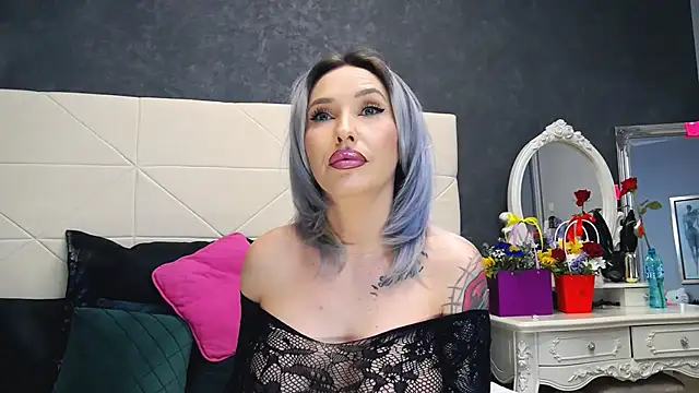 IssaSmith online show from March 2025 08:37:02 AM