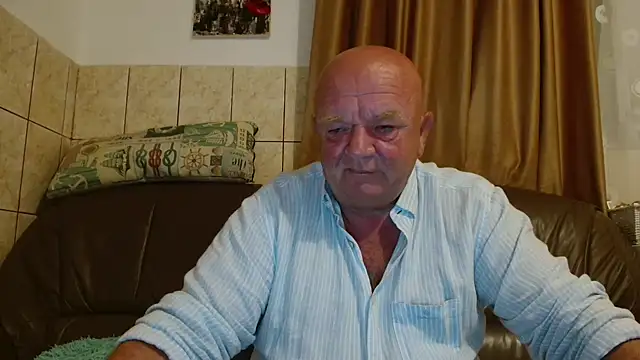 Snapshot of fullballs6 chatting on September 2025 12:55:01 AM fullballs6 online show from September 2025 12:55:01 AM