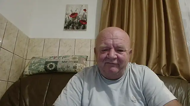 Snapshot of fullballs6 chatting on October 2025 02:44:01 AM fullballs6 online show from October 2025 02:44:01 AM