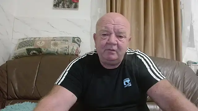 Snapshot of fullballs6 chatting on November 2025 03:38:01 AM fullballs6 online show from November 2025 03:38:01 AM