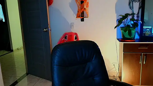 TinnaDawsom online show from October 2025 12:58:01 AM