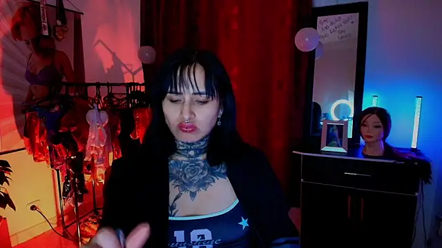 TinnaDawsom online show from December 2025 01:46:02 AM