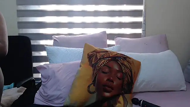 Snapshot of Foxybrownxx1 chatting on May 2026 01:48:02 PM Foxybrownxx1 online show from May 2026 01:48:02 PM