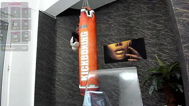 leonardsmith01 online show from January 2025 02:11:01 AM