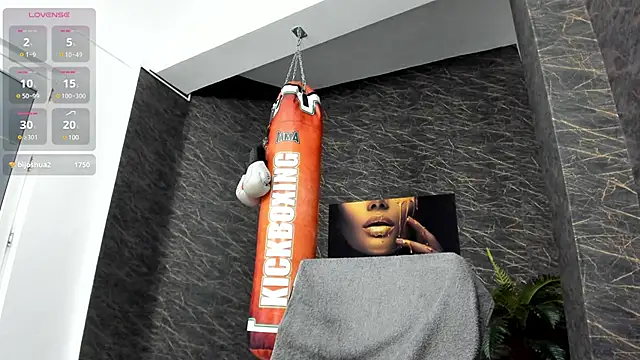 leonardsmith01 online show from February 2025 02:58:02 AM