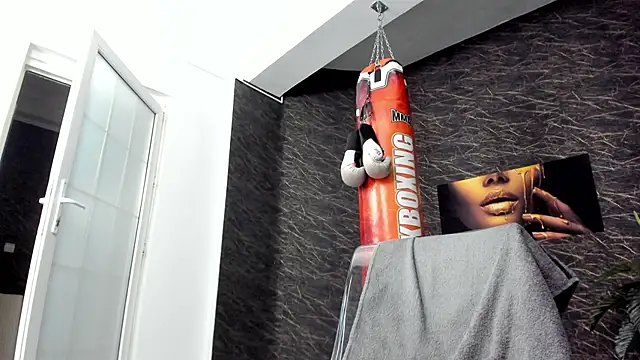 leonardsmith01 online show from February 2025 12:09:01 AM