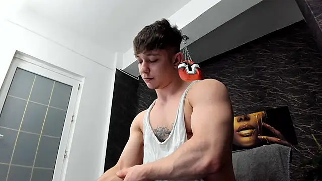 leonardsmith01 online show from February 2025 09:04:01 PM