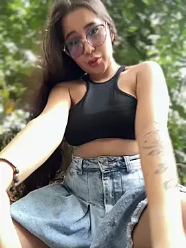 LylaLee111 online show from February 2025 05:26:02 PM