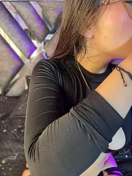 LylaLee111 online show from March 2025 12:48:01 PM