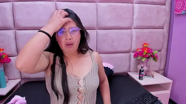 Miaa Smiith  online show from March 2025 05:52:01 AM