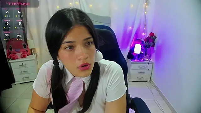 Snapshot of Alison_girl20 chatting on December 2024 08:10:02 PM Alison girl20 online show from December 2024 08:10:02 PM