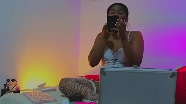 ChannelCox1 online show from November 2025 07:19:01 AM