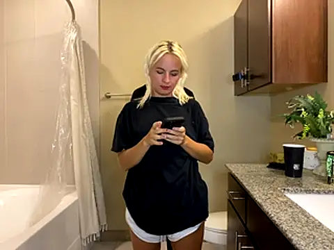 girlfriendmissy online show from November 2025 12:10:01 AM