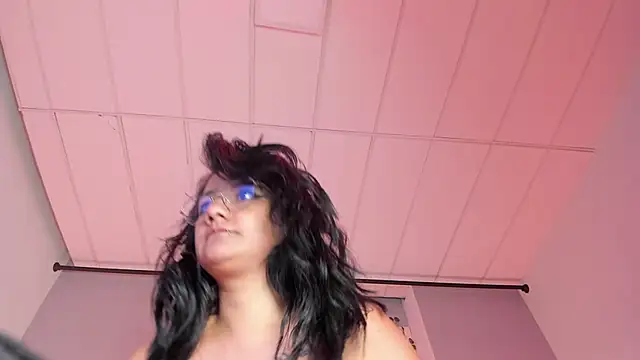 KylieMaxwell online show from March 2025 05:57:01 PM