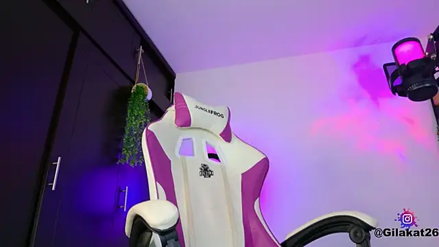 GilaKat online show from November 2025 01:52:02 AM