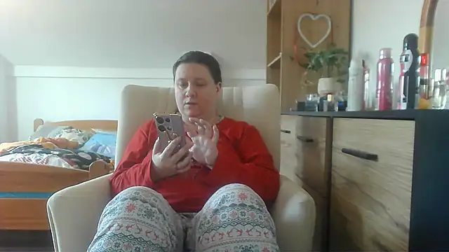 Snapshot of ReifeVenna chatting on March 2025 09:42:01 AM ReifeVenna online show from March 2025 09:42:01 AM