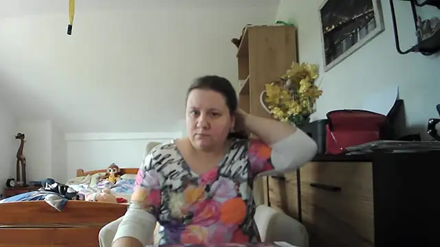 Snapshot of ReifeVenna chatting on July 2026 07:57:01 AM ReifeVenna online show from July 2026 07:57:01 AM
