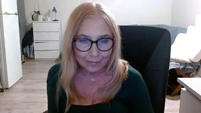 sofia xkiss online show from February 2025 05:58:02 PM