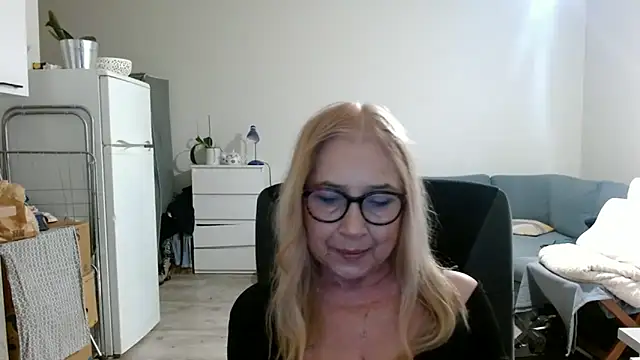 sofia xkiss online show from February 2025 02:46:02 PM