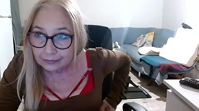 sofia xkiss online show from March 2025 05:47:02 PM