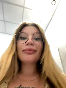 justmila online show from September 2025 11:20:02 AM