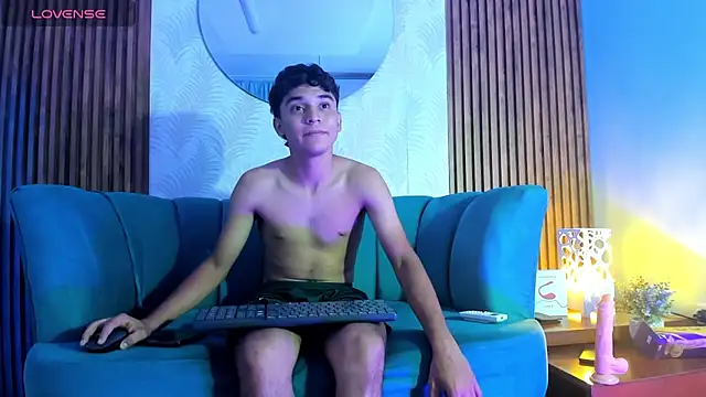 Snapshot of Austin_Cardieff chatting on January 2025 12:44:02 PM Austin Cardieff online show from January 2025 12:44:02 PM