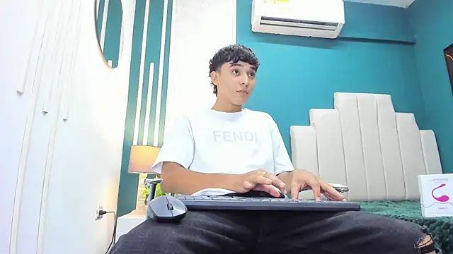 Snapshot of Austin_Cardieff chatting on February 2025 08:03:01 PM Austin Cardieff online show from February 2025 08:03:01 PM