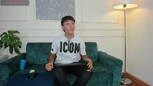 Snapshot of Austin_Cardieff chatting on March 2025 03:21:02 AM Austin Cardieff online show from March 2025 03:21:02 AM