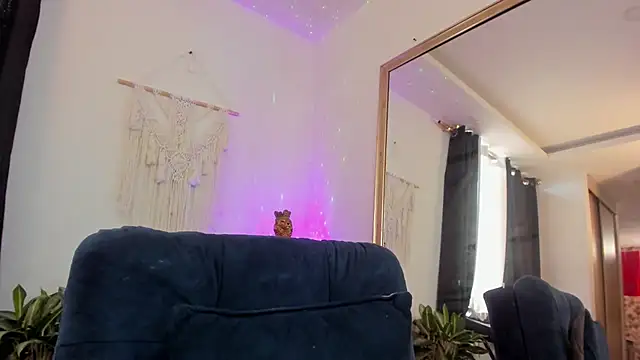 aaroncolombia online show from March 2026 01:30:01 PM