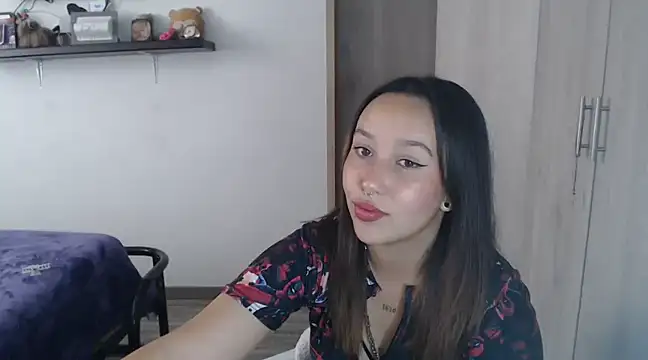 Skarlet Adams28 online show from December 2024 07:05:02 PM