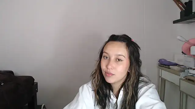 Skarlet Adams28 online show from March 2025 10:17:02 PM