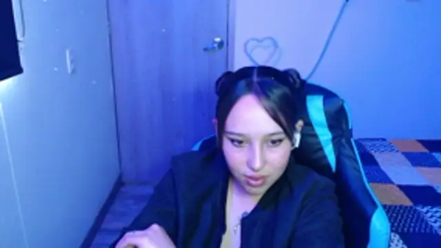 Skarlet Adams28 online show from March 2026 07:30:01 PM