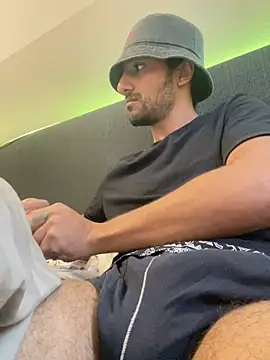 Snapshot of hard_macoor12 chatting on December 2024 01:44:01 PM hard macoor12 online show from December 2024 01:44:01 PM