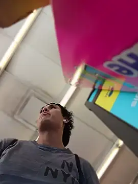 Brencuz online show from April 2026 01:42:02 PM