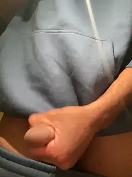 bomber0507 online show from April 2026 09:04:02 PM