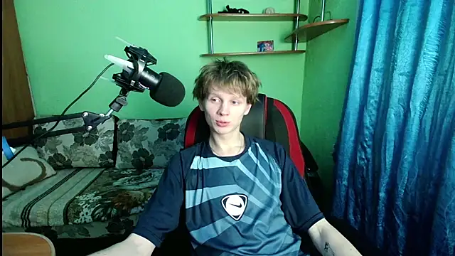 fameboyboo online show from December 2025 09:53:01 PM