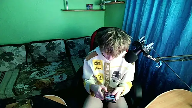 fameboyboo online show from December 2025 04:47:01 PM