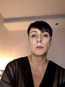 Snapshot of YOURHESZTIA chatting on December 2024 05:15:02 PM YOURHESZTIA online show from December 2024 05:15:02 PM