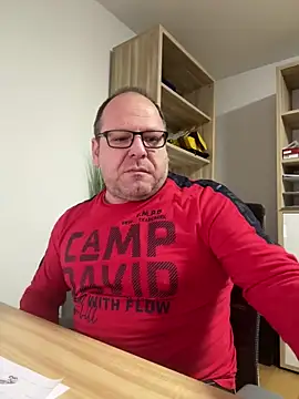 coupleLatinaLovers online show from December 2024 05:38:02 AM