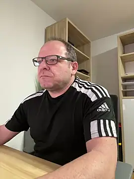 coupleLatinaLovers online show from February 2025 06:09:01 AM