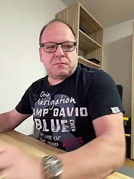 coupleLatinaLovers online show from February 2025 05:58:01 AM