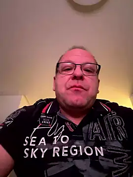 Snapshot of coupleLatinaLovers chatting on January 2026 06:06:02 AM coupleLatinaLovers online show from January 2026 06:06:02 AM