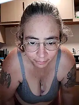 Snapshot of GraceHenderson chatting on February 2025 09:54:01 PM GraceHenderson online show from February 2025 09:54:01 PM