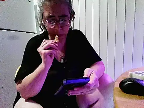 Snapshot of GraceHenderson chatting on March 2025 10:38:01 PM GraceHenderson online show from March 2025 10:38:01 PM