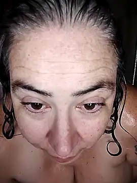 Snapshot of GraceHenderson chatting on October 2025 04:32:01 AM GraceHenderson online show from October 2025 04:32:01 AM