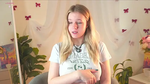 MaydaFoulk online show from March 2026 01:20:01 AM