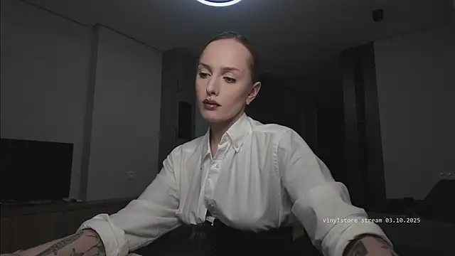 vinylstore online show from October 2025 05:21:01 PM