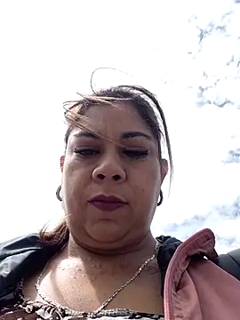 Laura-Hernandez online show from November 2025 03:18:02 PM